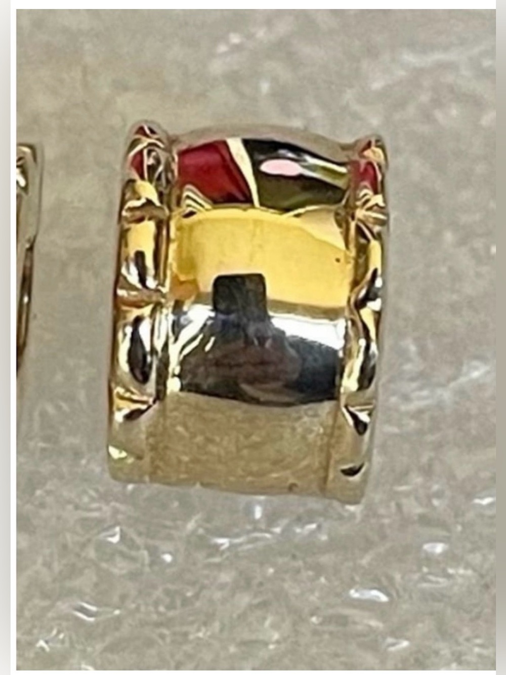 Authentic Pandora Beveled Clip
Charm 14k Solid Gold !